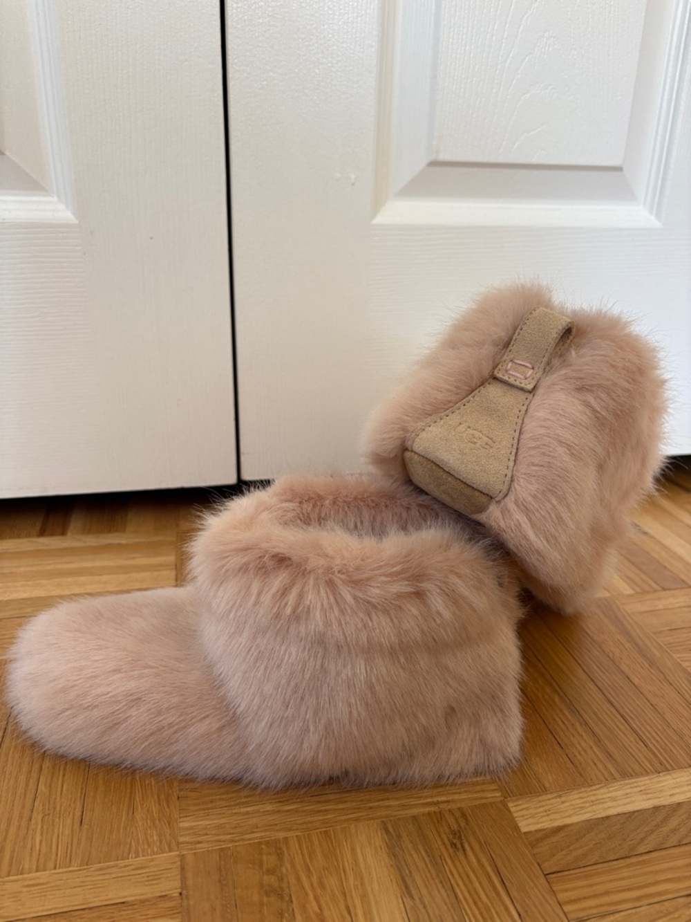 UGG pink fur slipper booties